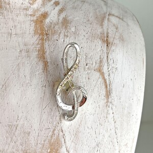 Pretty Vintage Silver Tone Treble Clef Music Brooch Pin Unisex