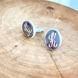 Gemelos vintage con monograma inicial de la letra K, ovalados y elegantes, en tono plateado