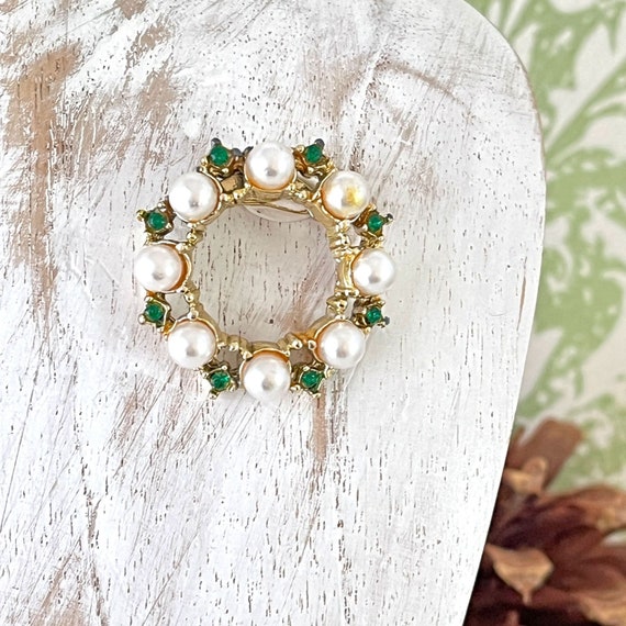 Pretty Vintage Emerald Green Rhinestone Faux Pear… - image 3