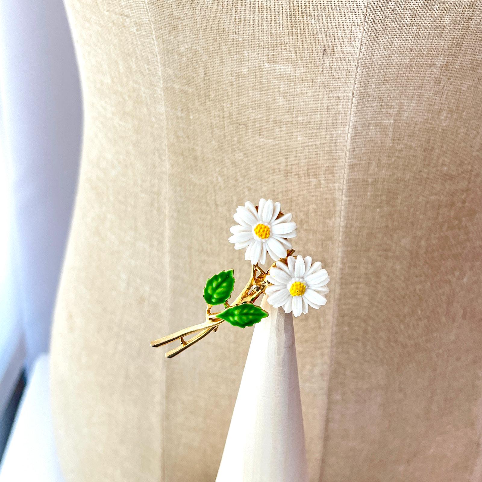 ヴィンテージ 1960年代～1970年代 デイジーフラワーブローチ - Etsy 日本