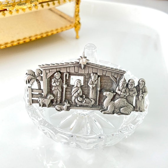 Vintage Nativity Scene Cast Pewter Christmas Broo… - image 1