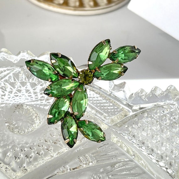 Pretty Vintage Green Marquise Rhinestone Spray Brooch Pin - Etsy display picture 1