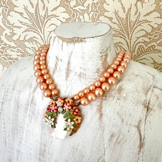 Pretty Vintage Ultra Romantic Pink Pearl and Moth… - image 2