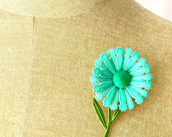Broche retro de esmalte color aguamarina estilo Flower Power de los años 60 pintado