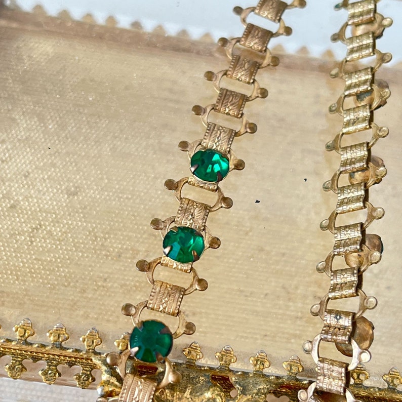 Delicate Antique Gold Tone Victorian Emerald Rhinestone Collar Necklace 1910s image 7