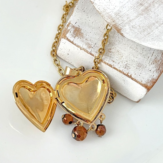 Vintage Ornate Gold Tone 1960s Heart Locket Neckl… - image 2