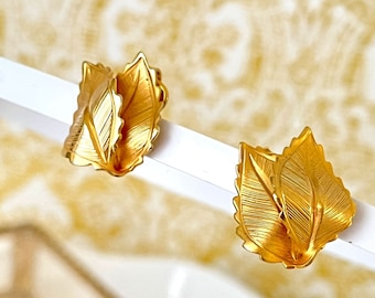Pretty Gold Leaf Leaves Dimensional Clip-on Earrings Giovanni