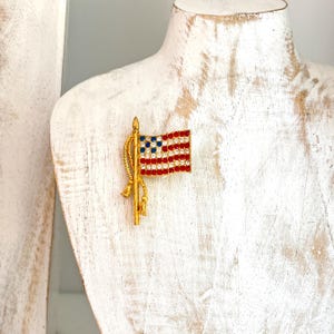 Vintage US Patriotic Waving Flag Brooch Pin Rhinestones Rafaelian