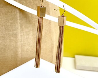 Vintage Long Slinky Gold Tone Vintage 1980s Sophisticated Modernist Dangle Chain Earrings