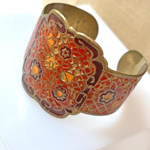 Vintage India Scalloped Orange Maroon Floral Champlevé Cuff Bangle Bracelet Brass 1970s Boho