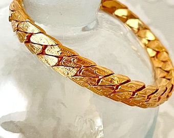 Vintage Sarah Coventry Gold Textured Link Bracelet Scroll Engraved