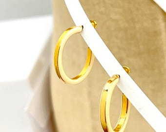 Vintage 1980s Gold Cream Enamel Inlay Half Hoop Earrings