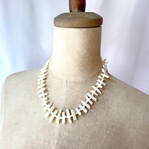 Vintage Mother of Pearl Natural Nacre Necklace 1940s 1950s