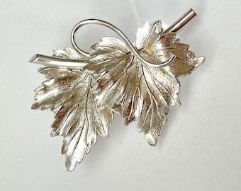 Vintage Brooches Pins