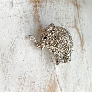 Adorable Vintage Glittery Silver Elephant Brooch Pen