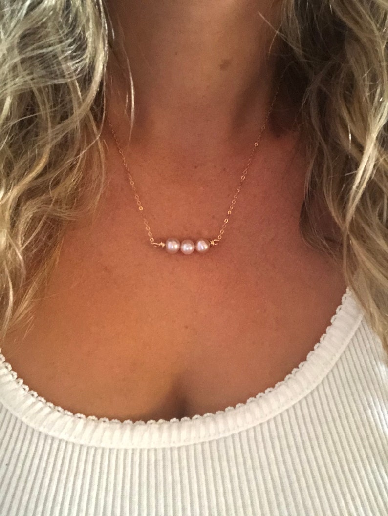 Pink Edison Pearl Necklace14k Gold NecklaceGold FillThree Pink Edison PearlsDainty Pearl NecklaceLightweight Pink Pearl NecklacePearls