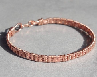 Copper wire wrapped bracelet. Square, saw tooth pattern. Option pure or oxidized finishing.