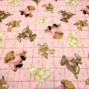 Teddybeer op roze materiaal wordt op maat gesneden verkocht en is gratis voor meisjes en is 100% katoen