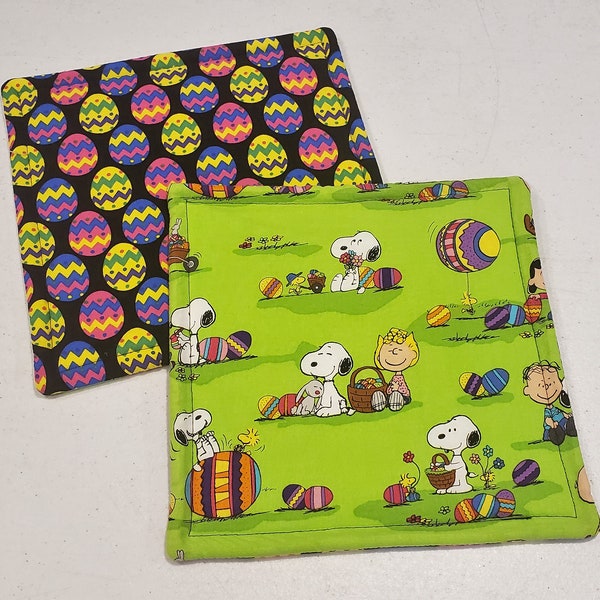 Peanuts Snoopy Easter Egg reversible potholders, set of 2