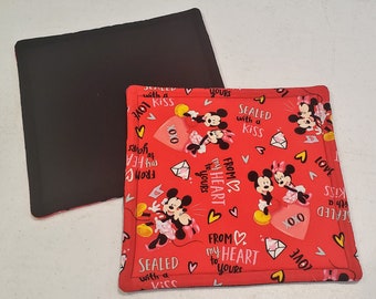 Valentine's Day Disney Mickey and Minnie love with reversible black potholders, set of 2