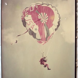 Army 82nd Airborne Show Jump Photo - FREE SHIP