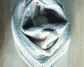 Crochet Pattern - Single Cake Twist Scarf, Triangle Scarf, Cake Yarn, Beginner Pattern, Ombre Scarf