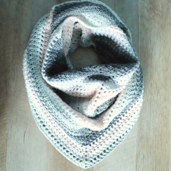 Crochet Pattern - Single Cake Twist Scarf, Triangle Scarf, Cake Yarn, Beginner Pattern, Ombre Scarf