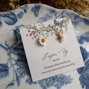 Daisy Stud Earrings || Handmade Polymer Clay Jewellery || Hypoallergenic, Nickel Free || Trendy Spring Summer Gift || Cute Accessories