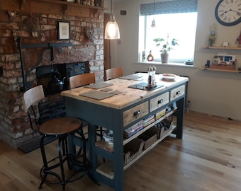 Rustic Breakfast Bar Kitchen Island