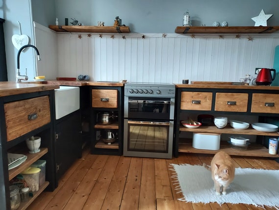 Full Freestanding Kitchen Set Up 