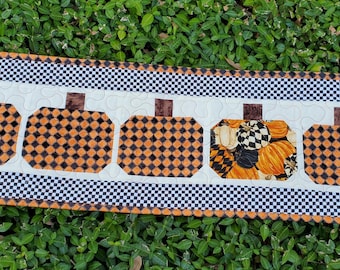 Harlequin Patchwork Pumpkin Quilted Table Runner: Reversible Fall Halloween Thanksgiving Decor