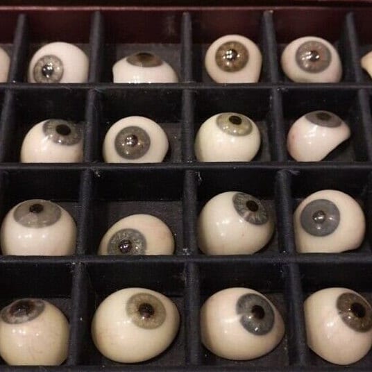 Hand blown prosthetic glass eyes 1900 - Antique Collectible