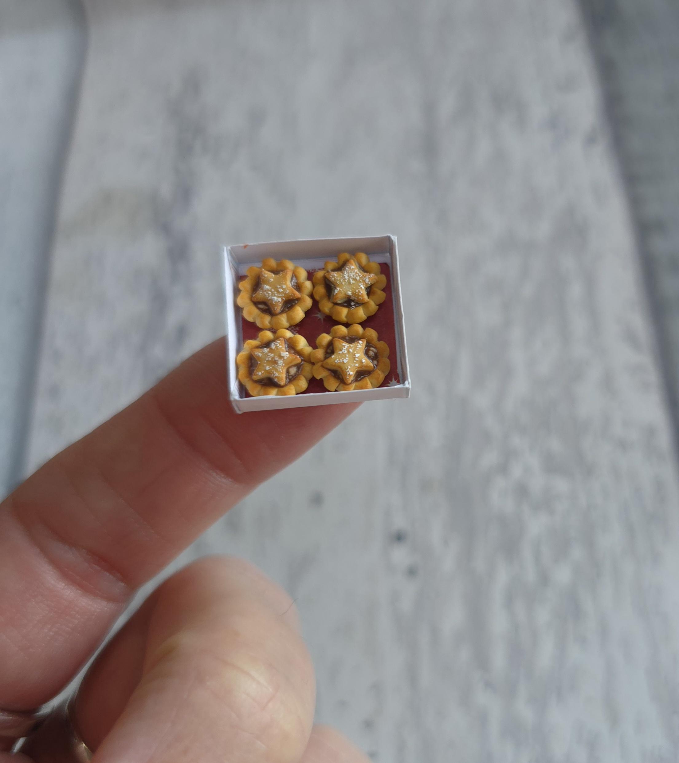 1 Inch Miniatures Miniature Box of Mince Pies, 1 12 Scale, One Inch Scale, Dollhouse ...