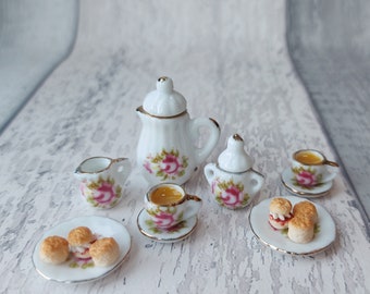 Miniature plain scones and tea set, afternoon tea, dollhouse miniatures, 1 12 scale, one inch scale, cafe, bakery, diorama, dollhouse food