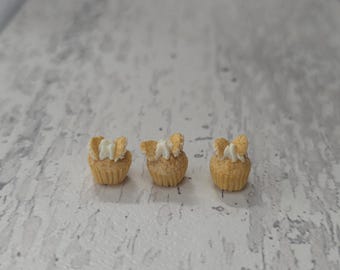 Miniature cupcakes, butterfly buns, 1 12 scale, dollhouse miniatures, butterfly cakes, miniature food, polymer clay
