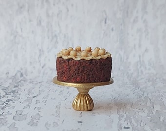 Miniature simnel cake with cake stand, 1:12 scale easter miniatures, dollhouse Miniature food, one inch scale, cafe, diorama, fruit cake