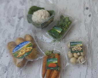 Miniature packaged vegetables, dollhouse miniatures, 12 scale, mini groceries, diorama, carrots, mushrooms, broccoli, potatoes, cauliflower