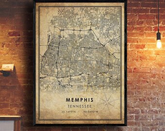 Puede incluir: Un mapa vintage de Memphis, Tennessee. El mapa está en blanco y negro y muestra las calles y los puntos de referencia de la ciudad. El texto "Memphis, Tennessee" y las coordenadas "35.1495°N, 90.0490°W" están impresos en la parte inferior del mapa.