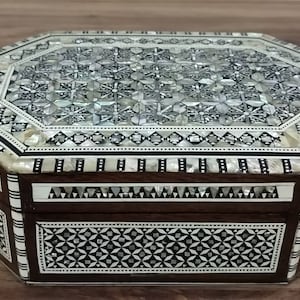 Jewelry box Mother of Pearl inlay , Egyptian handmade 8.4&quot; X 5.6&quot; x 3&quot; inch