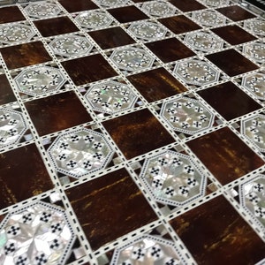 Schackbräde med pärlemorinlägg i egyptisk handgjord 40 cm