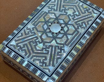 m04 Egyptian Wood Jewelry Box Inlaid Mother of Pearl Handmade 20.5 cm