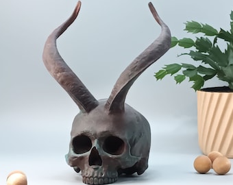 Menselijke schedel met zwarte hoorn: 3D-geprint gotisch decor