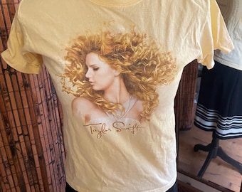 Vintage Year 2,000 Taylor Swift Fearless Tour Child's Medium T