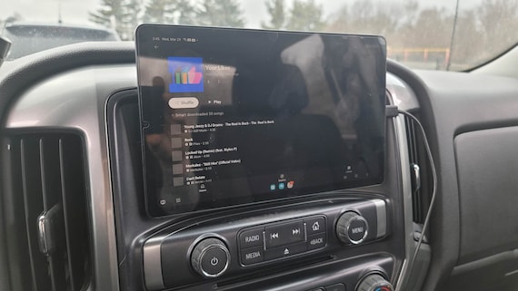 2014 - 2023 Silverado & Sierra Magnetic Tablet mount (Removable)