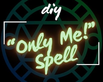 Può includere: Una grafica di incantesimo fai-da-te "Only Me!" con un design circolare verde e blu e una stella a cinque punte al centro.