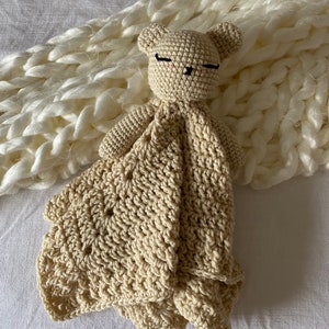 Crochet baby bear lovey blanket