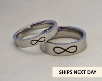 Anelli per coppie Infinity personalizzati, acciaio inossidabile. 4/6 mm. Insieme per sempre, set di anelli del migliore amico. Anelli coordinati.
