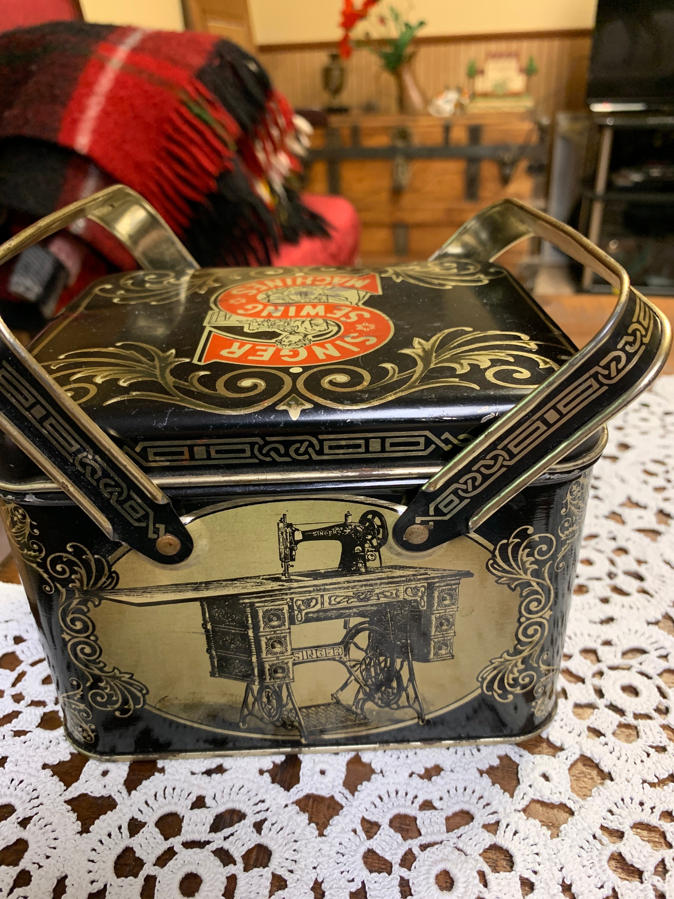 Antique Bakelite Box of Singer Sewing Machine + Accessories(9.4