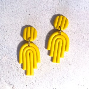 Gele oorbellen / Yellow Rainbow Oorbellen / Yellow Statement Oorbellen / Yellow Studs / Titanium Post Oorbellen / Polymer Clay Oorbellen
