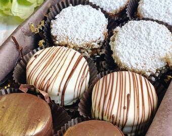 Assorted Alfajores Small Cookie box/ Alfajores Dulce de leche/ Alfajores Gift Set/ Peruvian alfajores/ Alfajores dipped chocolate